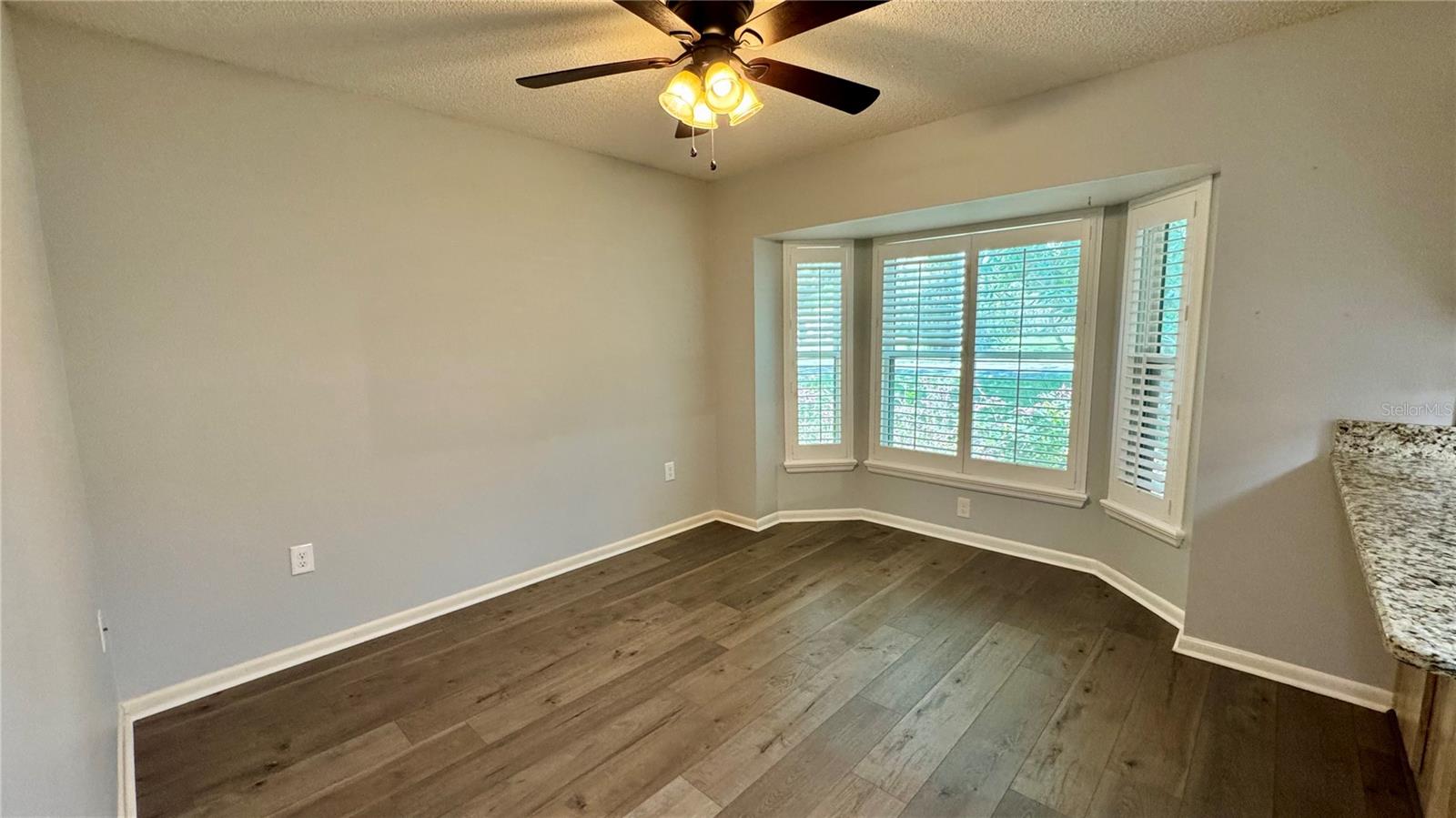 EUSTIS CENTURY OAKS ESTATES - Residential Lease