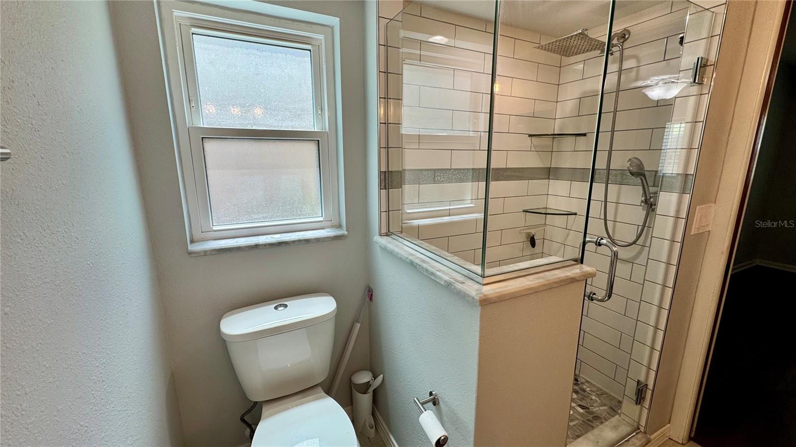 EUSTIS CENTURY OAKS ESTATES - Residential Lease