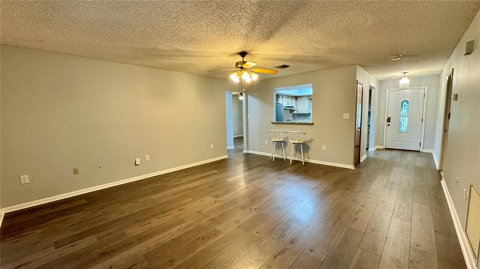 EUSTIS CENTURY OAKS ESTATES - Residential Lease