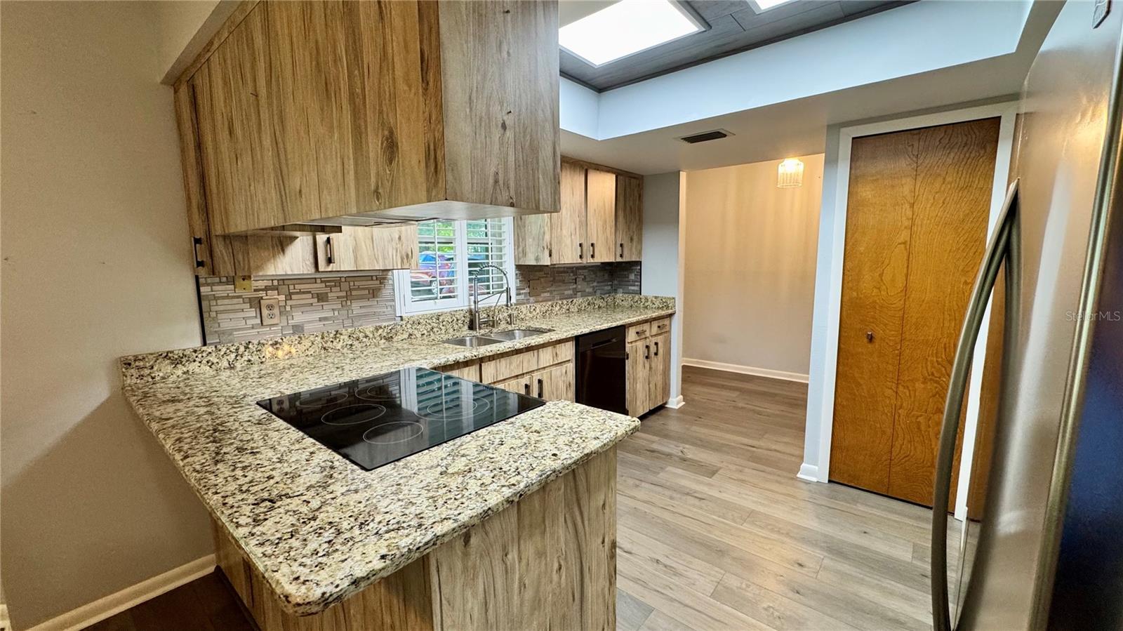 EUSTIS CENTURY OAKS ESTATES - Residential Lease