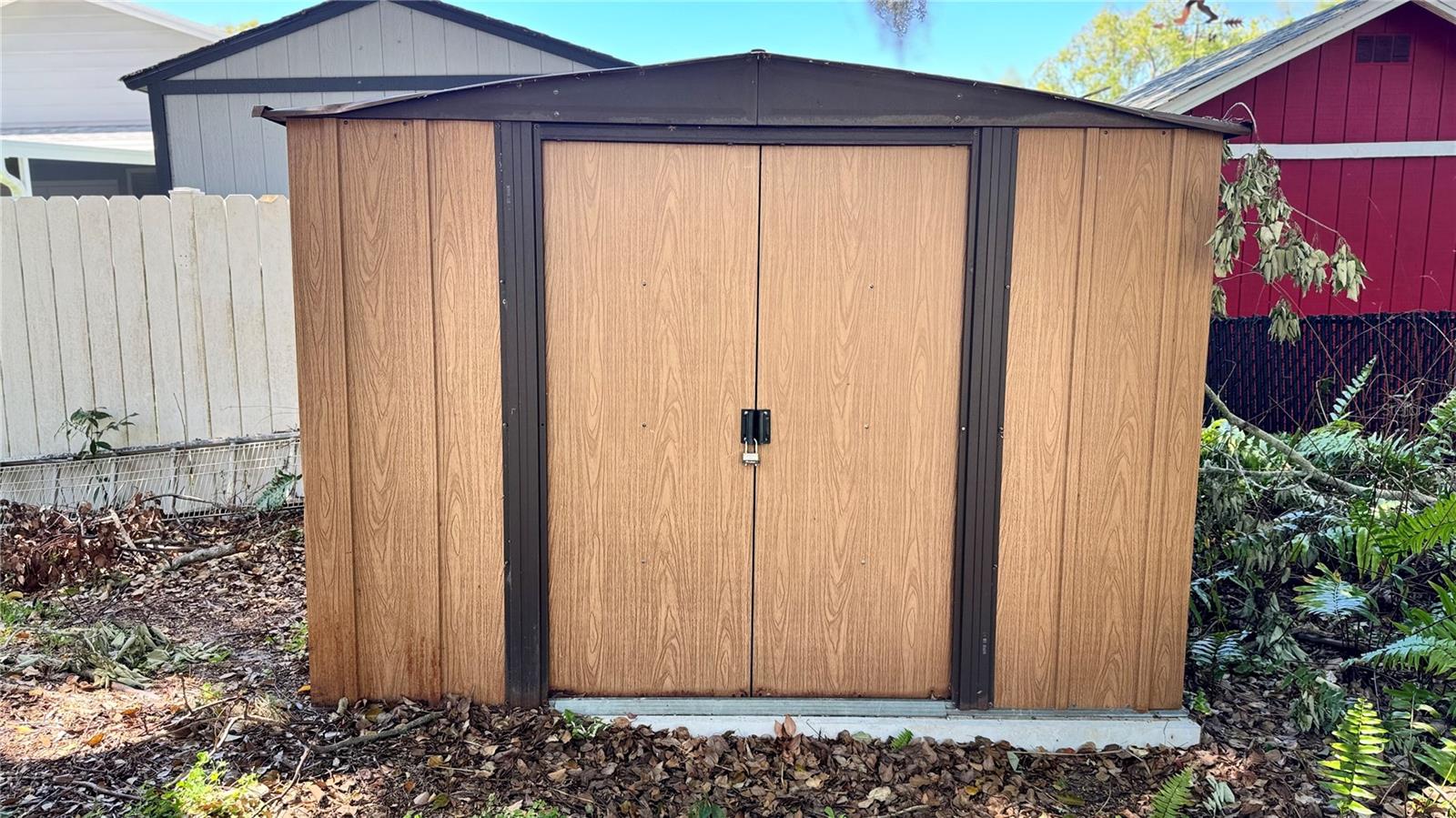 EUSTIS CENTURY OAKS ESTATES - Residential Lease