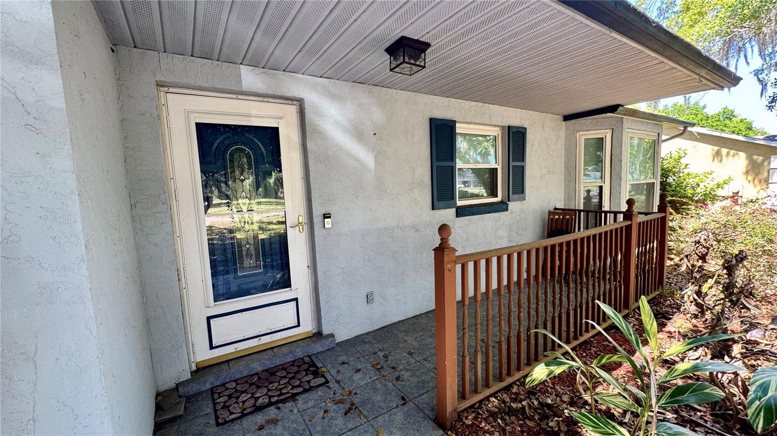 EUSTIS CENTURY OAKS ESTATES - Residential Lease