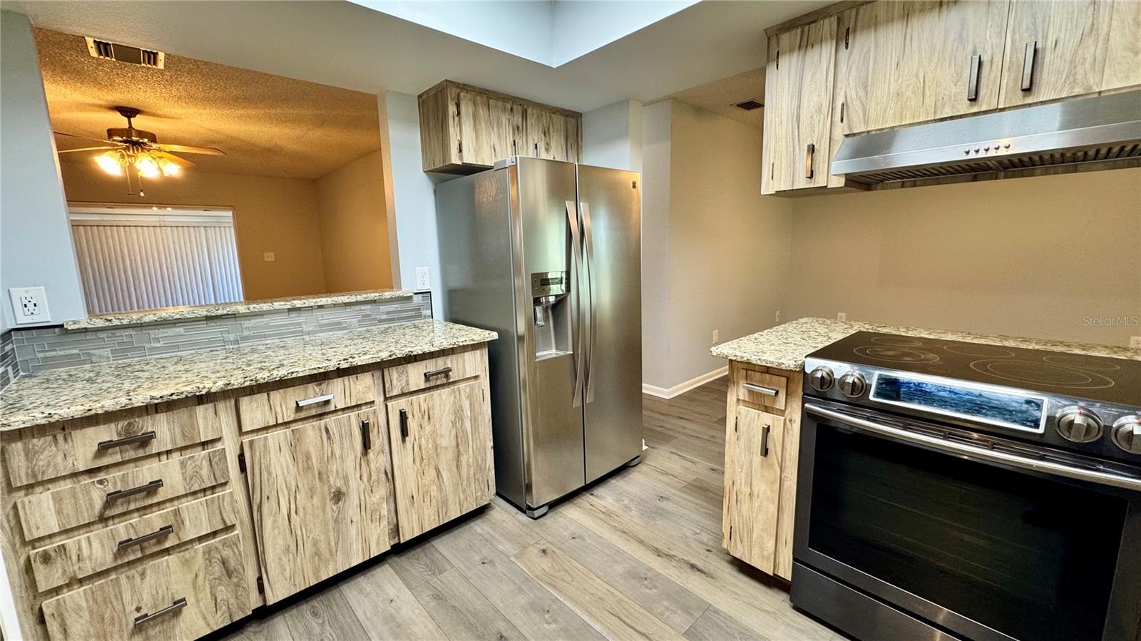 EUSTIS CENTURY OAKS ESTATES - Residential Lease