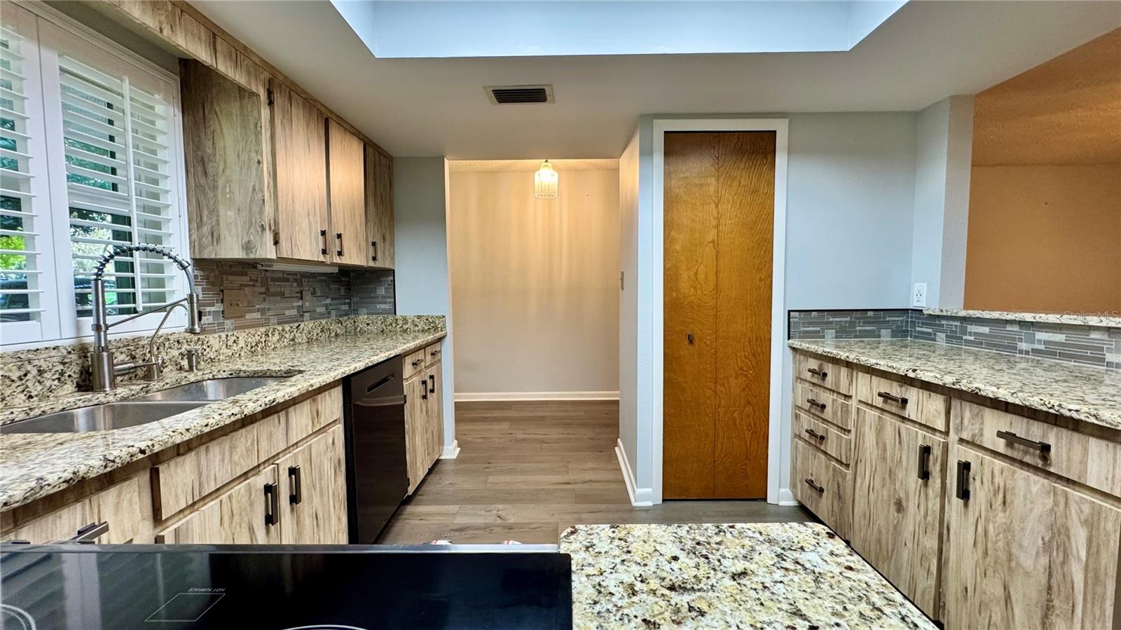 EUSTIS CENTURY OAKS ESTATES - Residential Lease