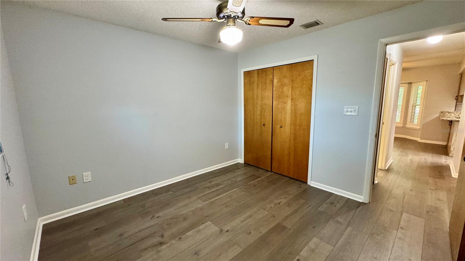 EUSTIS CENTURY OAKS ESTATES - Residential Lease