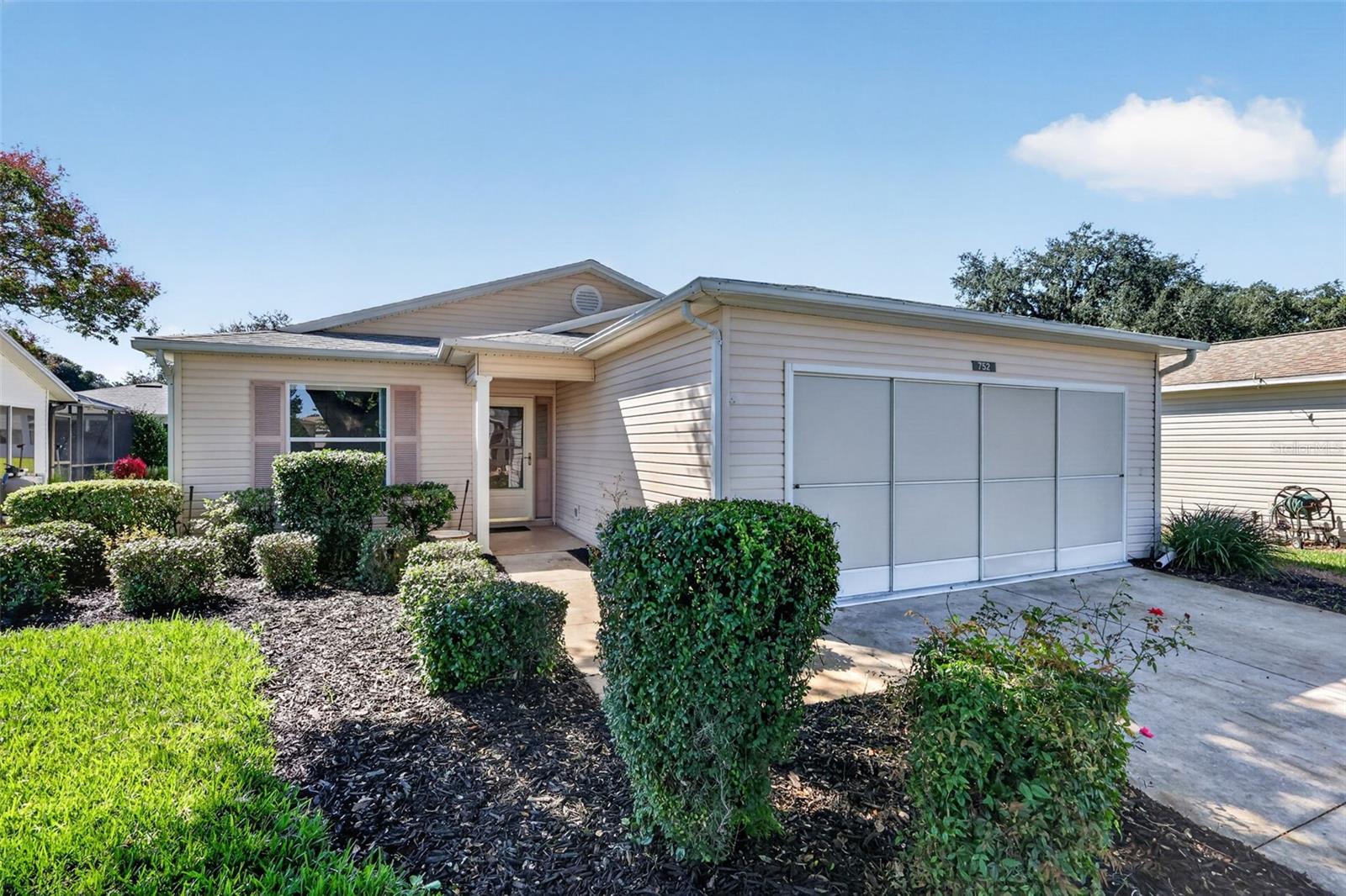 752 OLD OAKS LANE