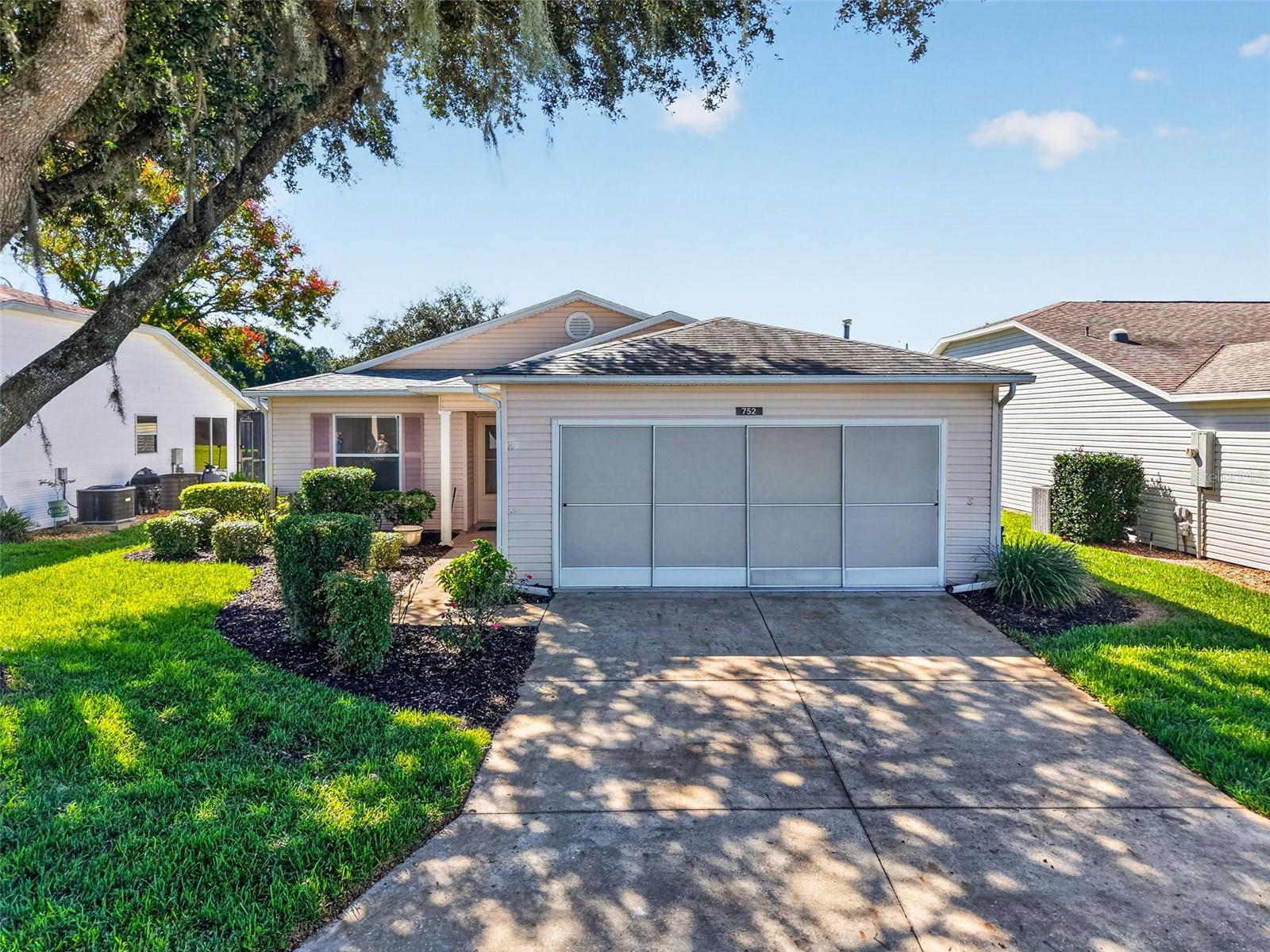 752 OLD OAKS LANE