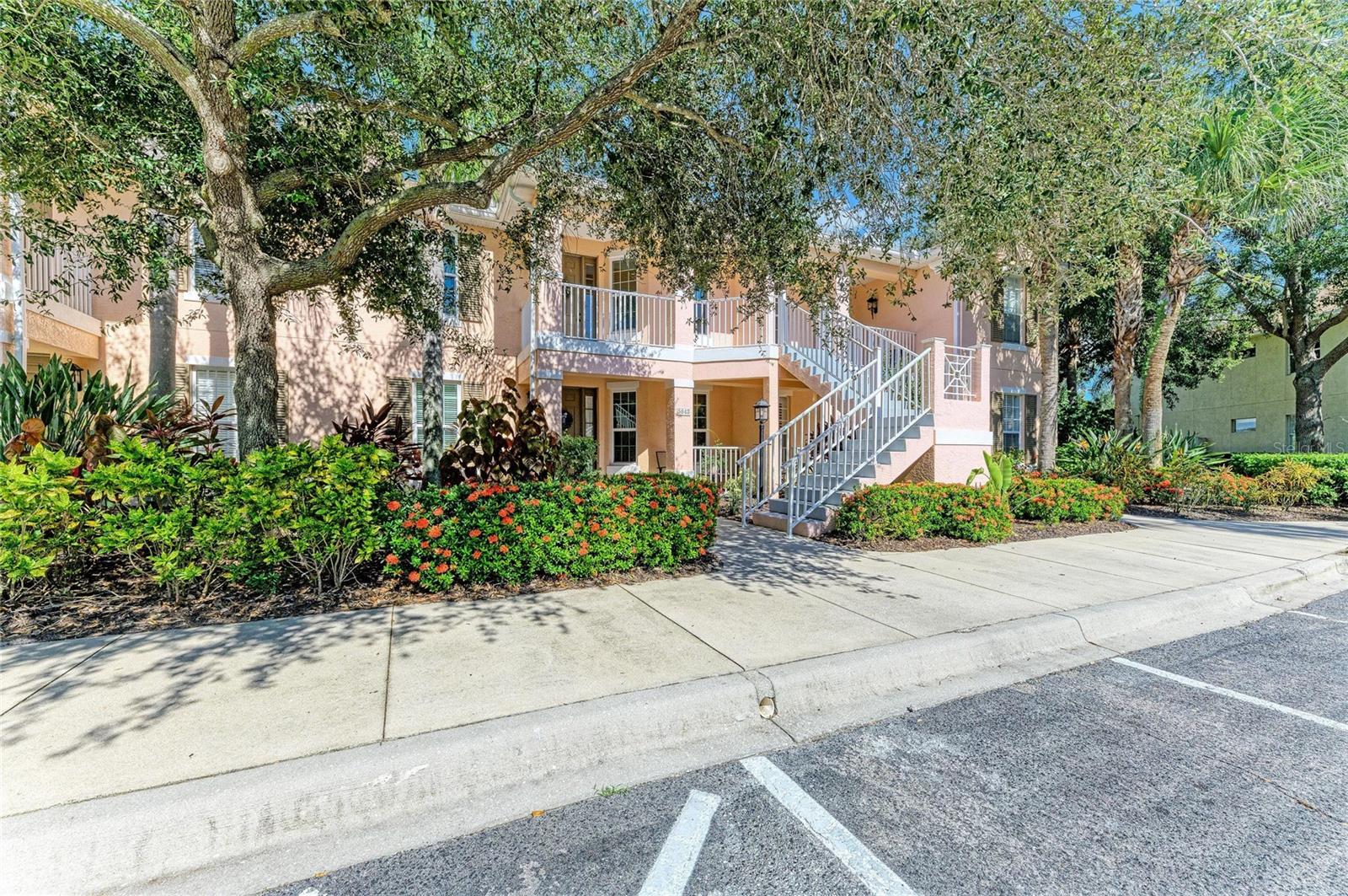 5645 KEY LARGO COURT 5645