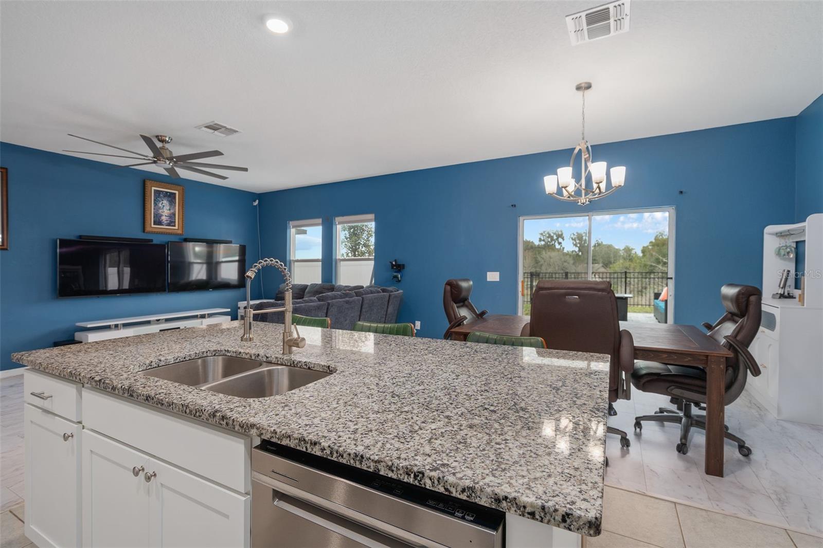 LINCOLN OAKS - Residential