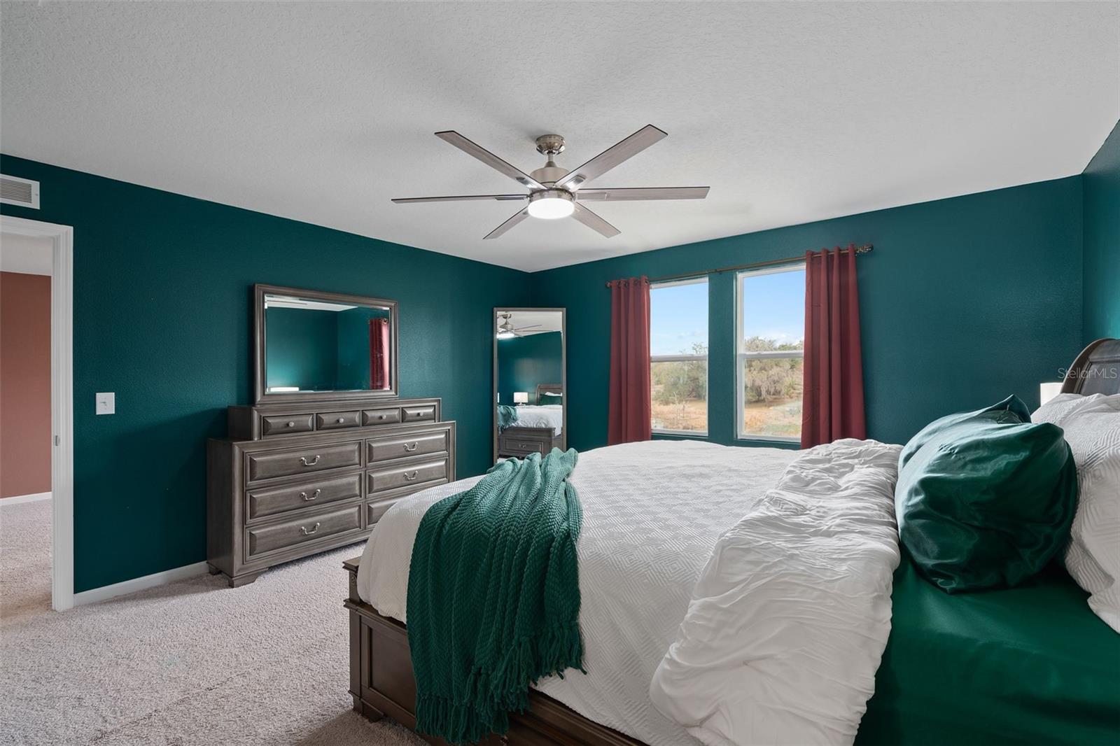 LINCOLN OAKS - Residential