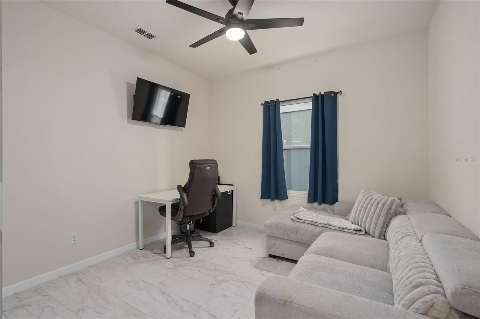 LINCOLN OAKS - Residential