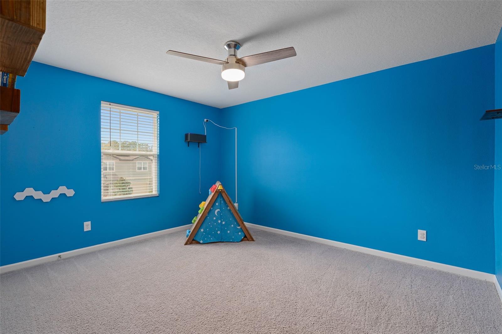 LINCOLN OAKS - Residential