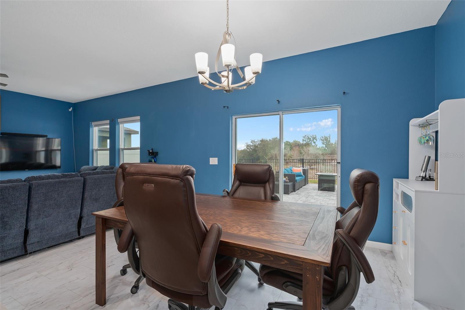 LINCOLN OAKS - Residential