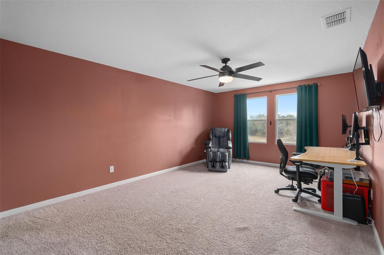 LINCOLN OAKS - Residential