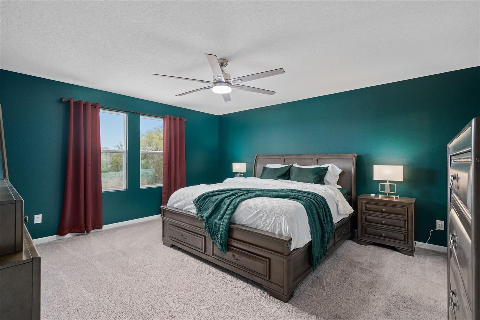 LINCOLN OAKS - Residential