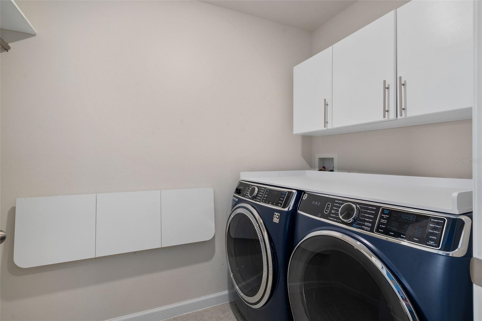 LINCOLN OAKS - Residential