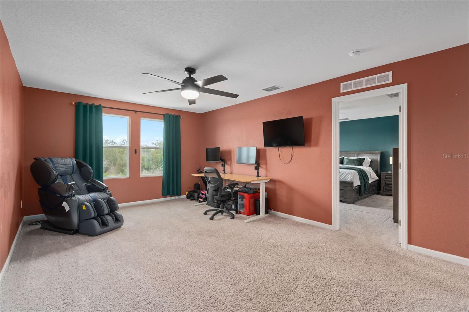 LINCOLN OAKS - Residential