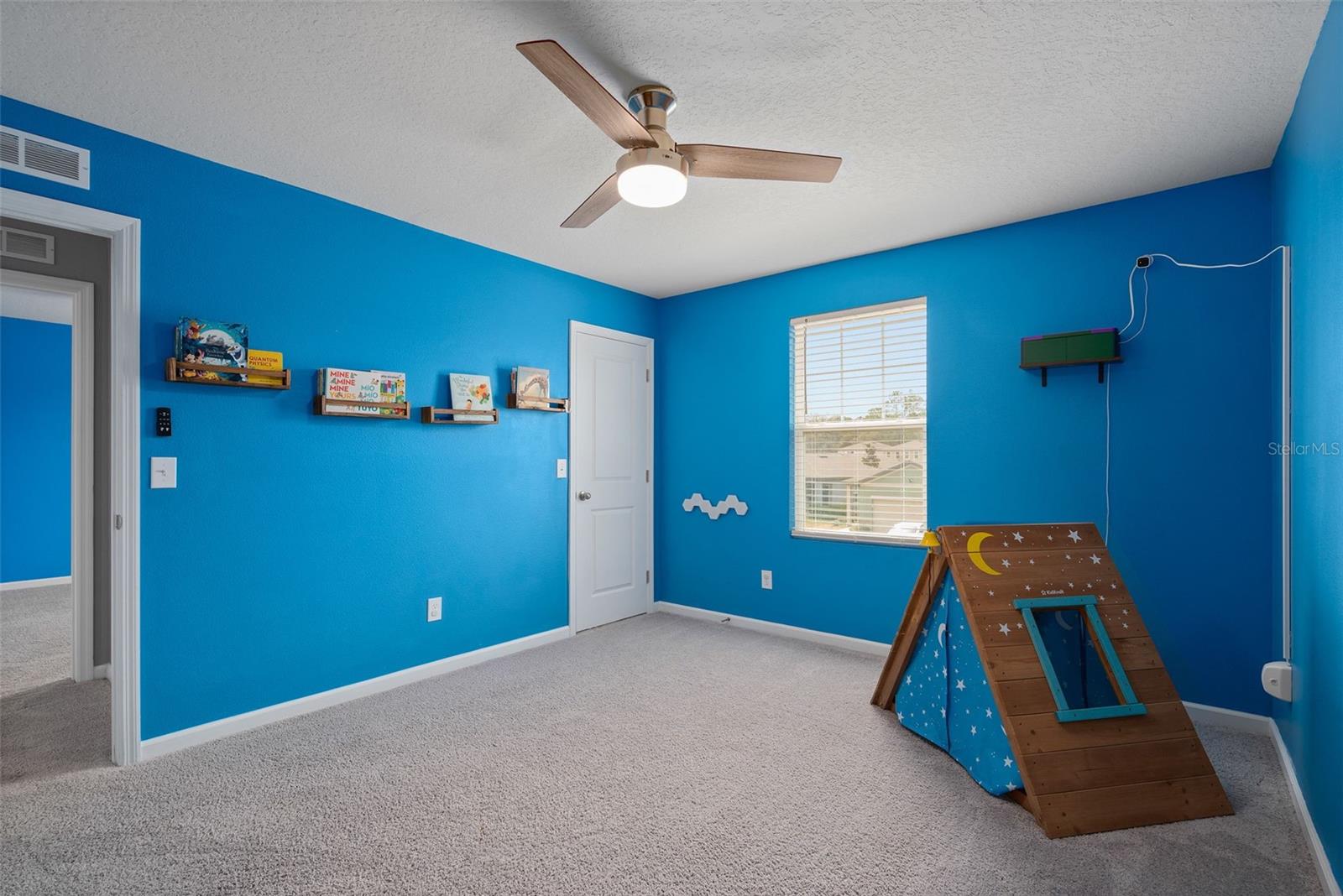 LINCOLN OAKS - Residential