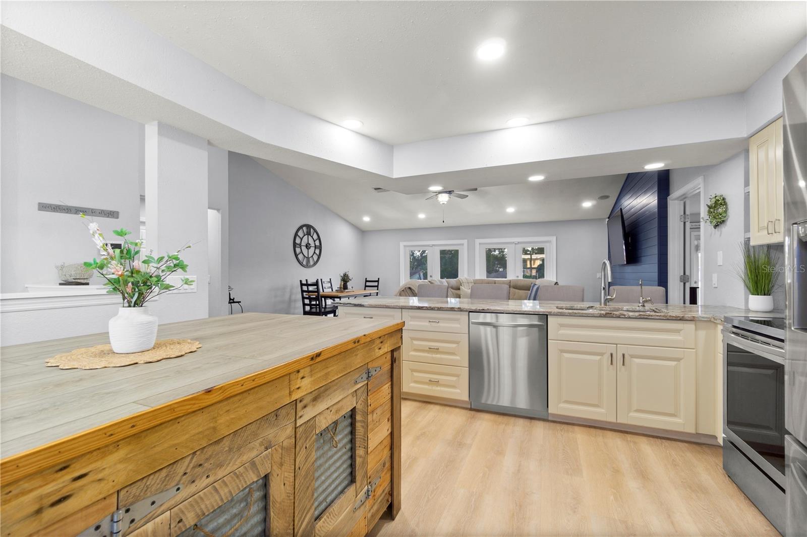 5450 TROPIC DRIVE