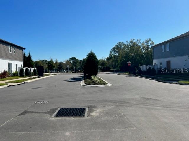 TOWNS AT LAKE MONROE COMMONS - Residential Lease