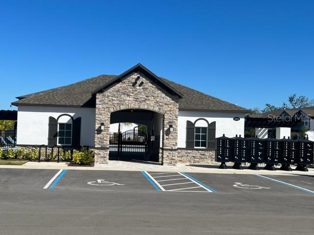 TOWNS AT LAKE MONROE COMMONS - Residential Lease