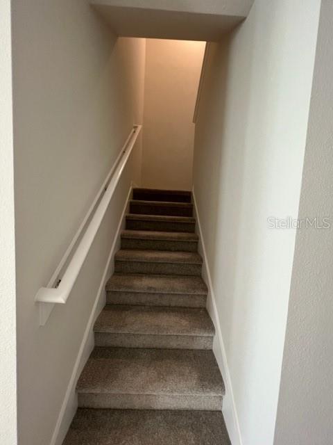 TOWNS AT LAKE MONROE COMMONS - Residential Lease