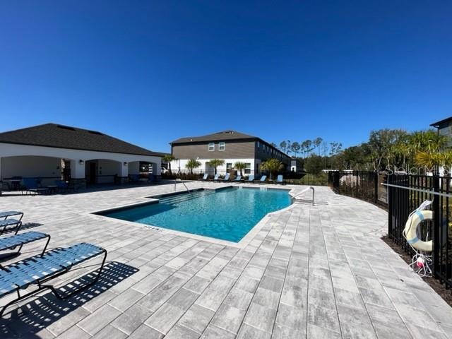 TOWNS AT LAKE MONROE COMMONS - Residential Lease