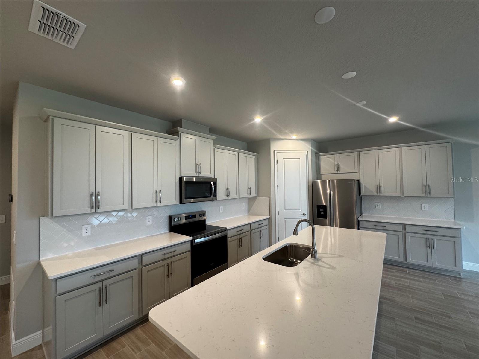 WINDWATER PH IA & IB - Residential Lease