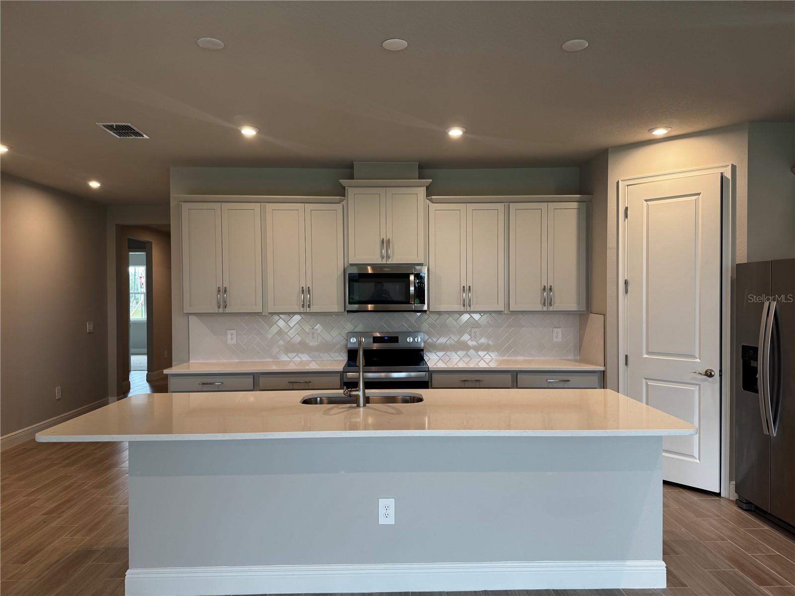 WINDWATER PH IA & IB - Residential Lease