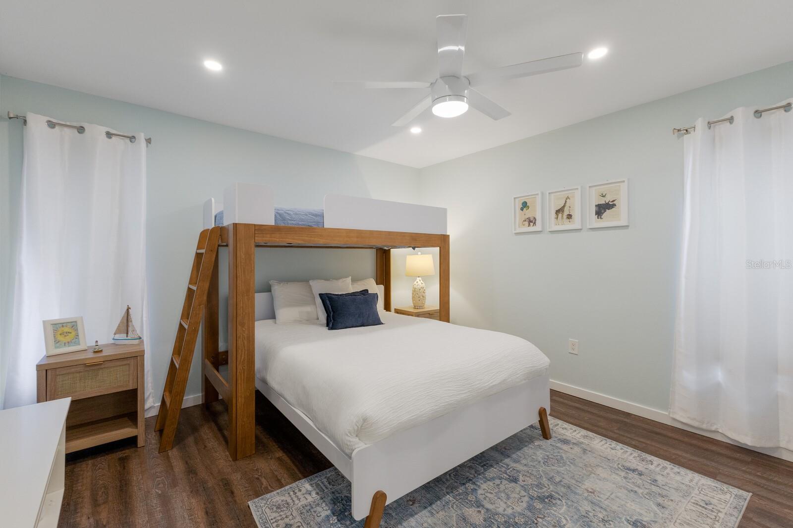 PALMA SOLA PINES II - Residential