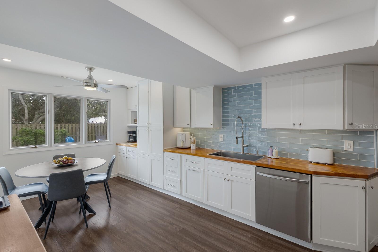 PALMA SOLA PINES II - Residential