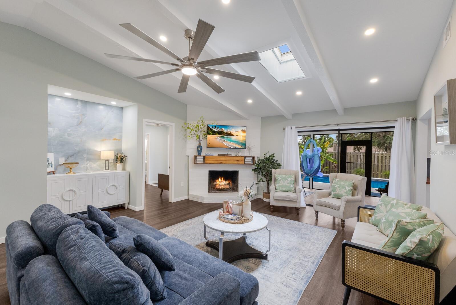 PALMA SOLA PINES II - Residential