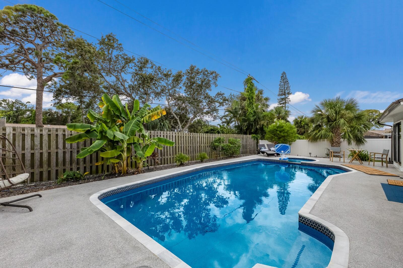 PALMA SOLA PINES II - Residential