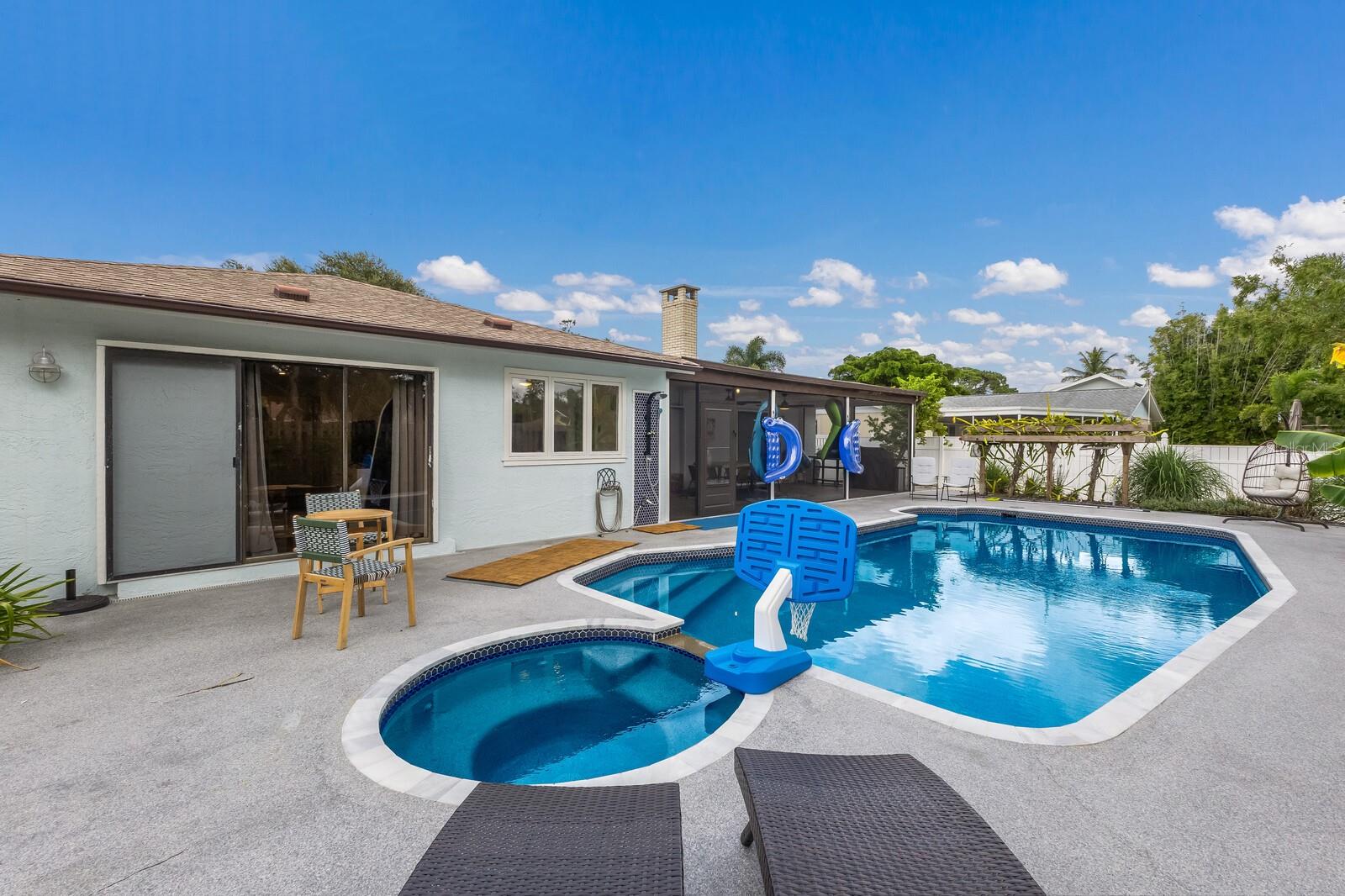 PALMA SOLA PINES II - Residential