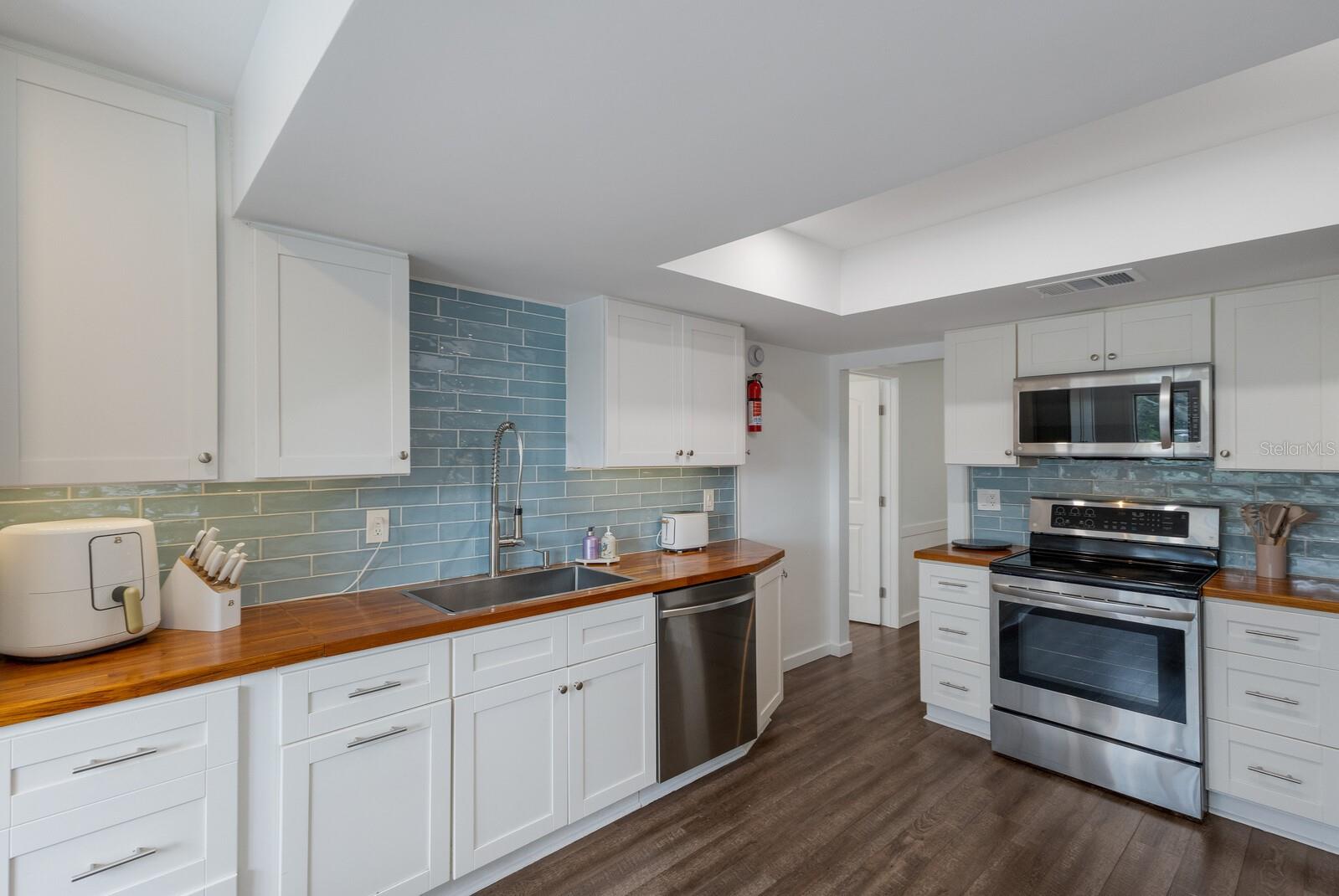 PALMA SOLA PINES II - Residential