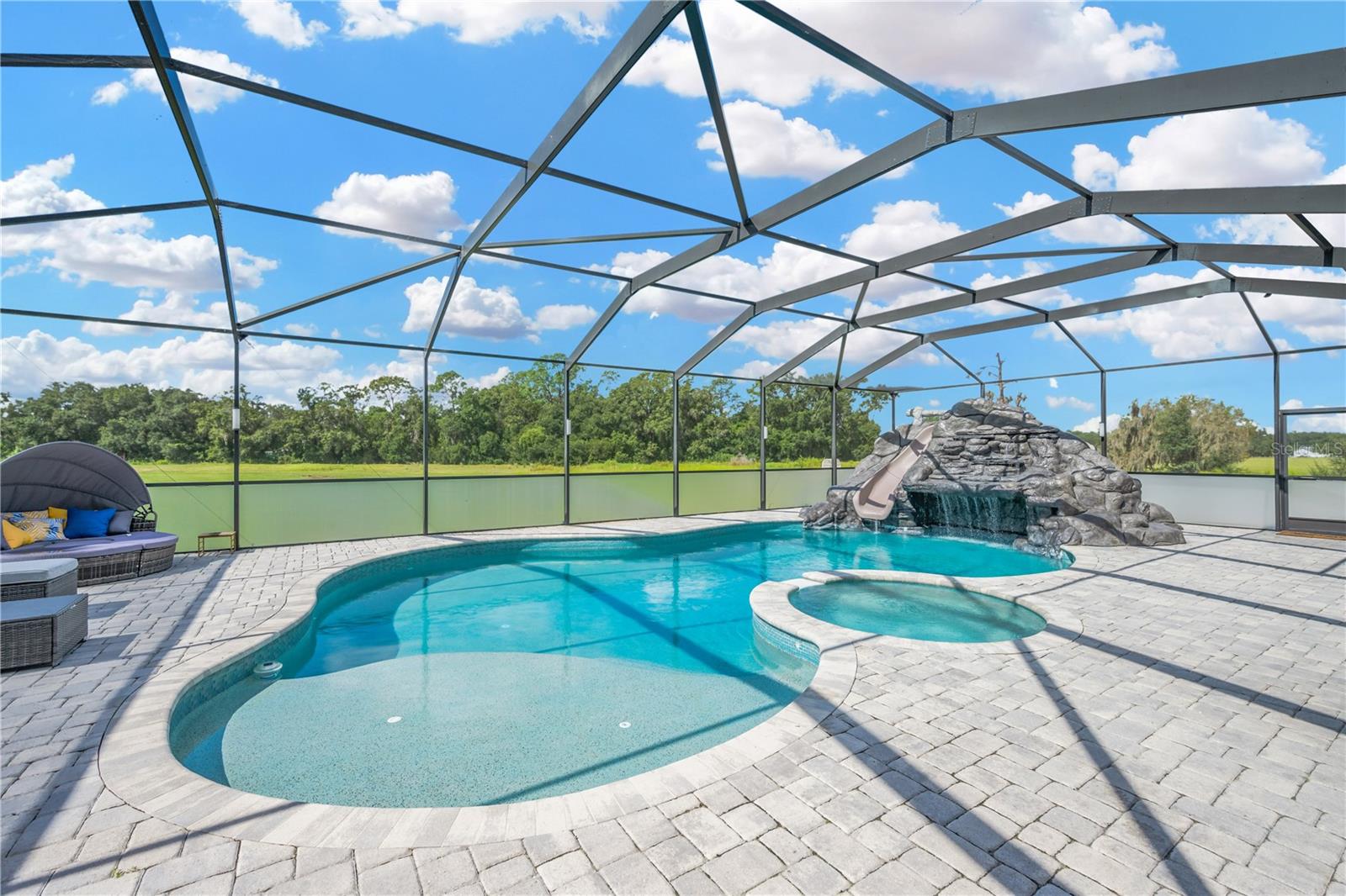 SADDLE RIDGE SUB - Residential