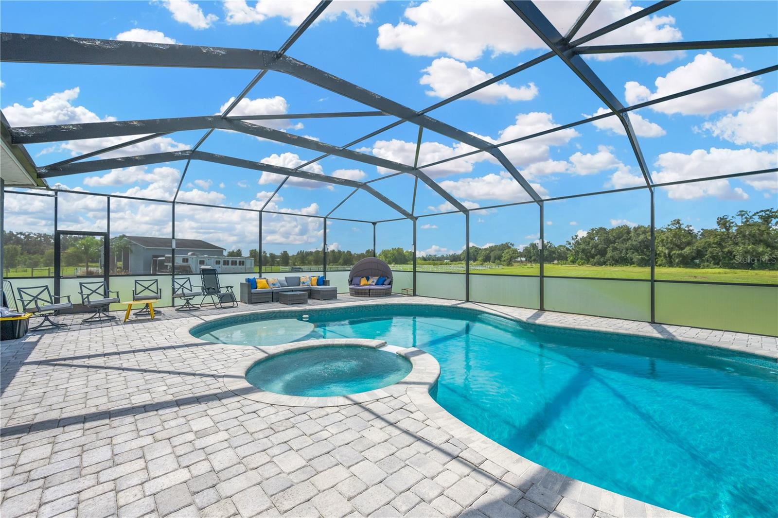 SADDLE RIDGE SUB - Residential