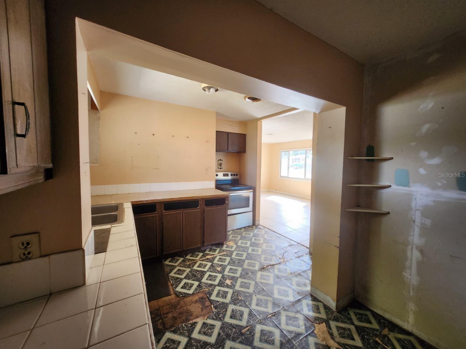 GOLDEN ISLE - Residential