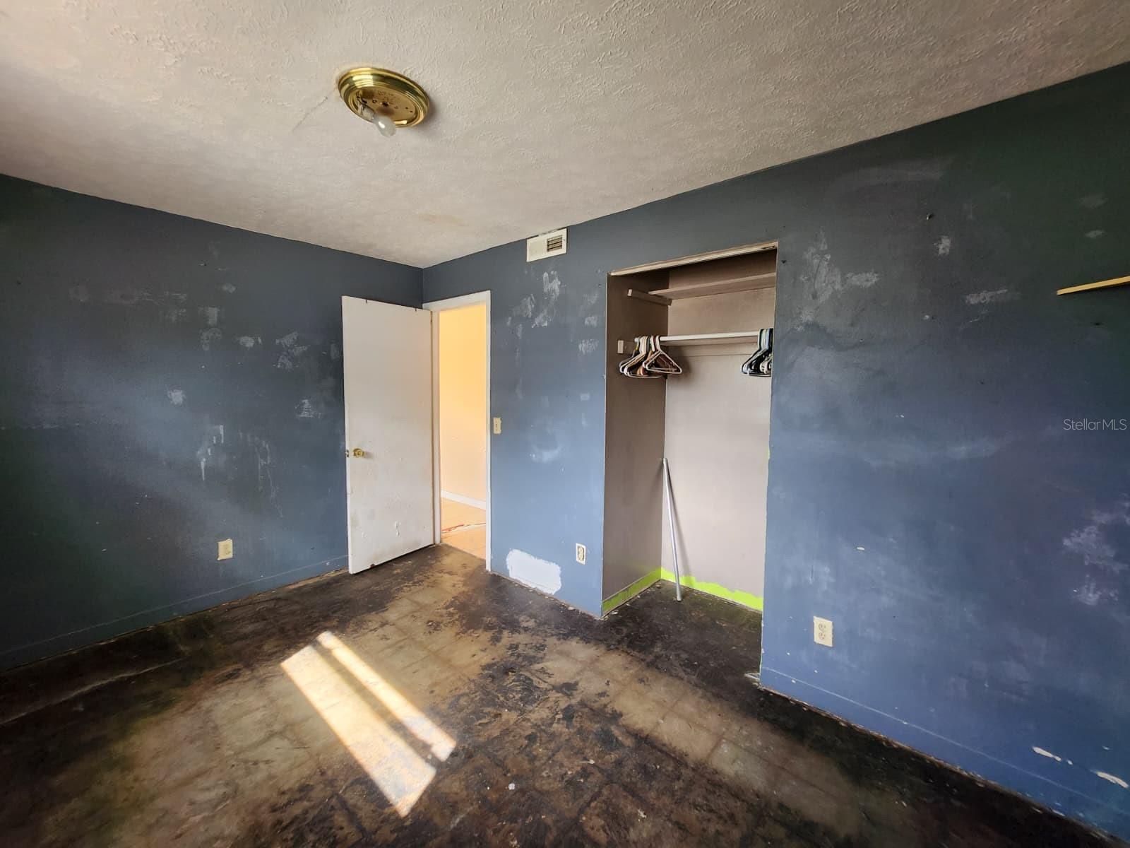 GOLDEN ISLE - Residential