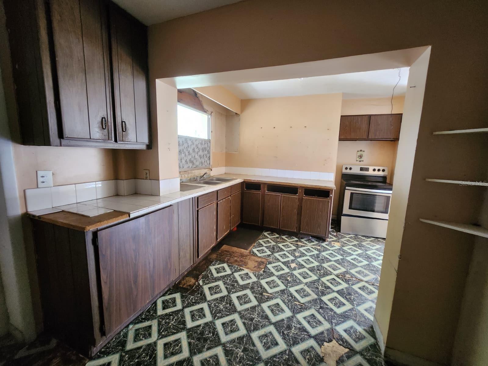 GOLDEN ISLE - Residential