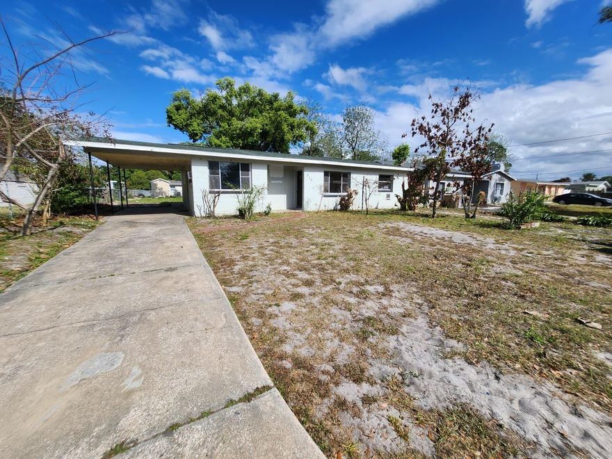 CASH ONLY *ATTENTION INVESTORS* Great investment opportunity! Renovate and flip for a solid return - Rent it out and generate passive income - Spacious lot with room for improvements or additions. - NEW ROOF - NEW WATER HEATER - NEW OUTSIDE ELECTRIC SERVICE PANEL - LARGE FENCED IN LOT - A FIVE MINUTE DRIVE TO DOWNTOWN MOUNT DORA. A new roof provides a solid start, while the rest of the home is ready for your vision and creativity. With no HOA restrictions, you’ll have the freedom to make this space truly your own. Contact us today to schedule a private viewing. *Showings are by appointment* Cash buyers & serious investors only.