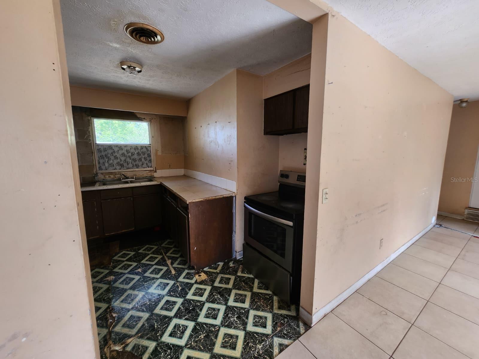 GOLDEN ISLE - Residential