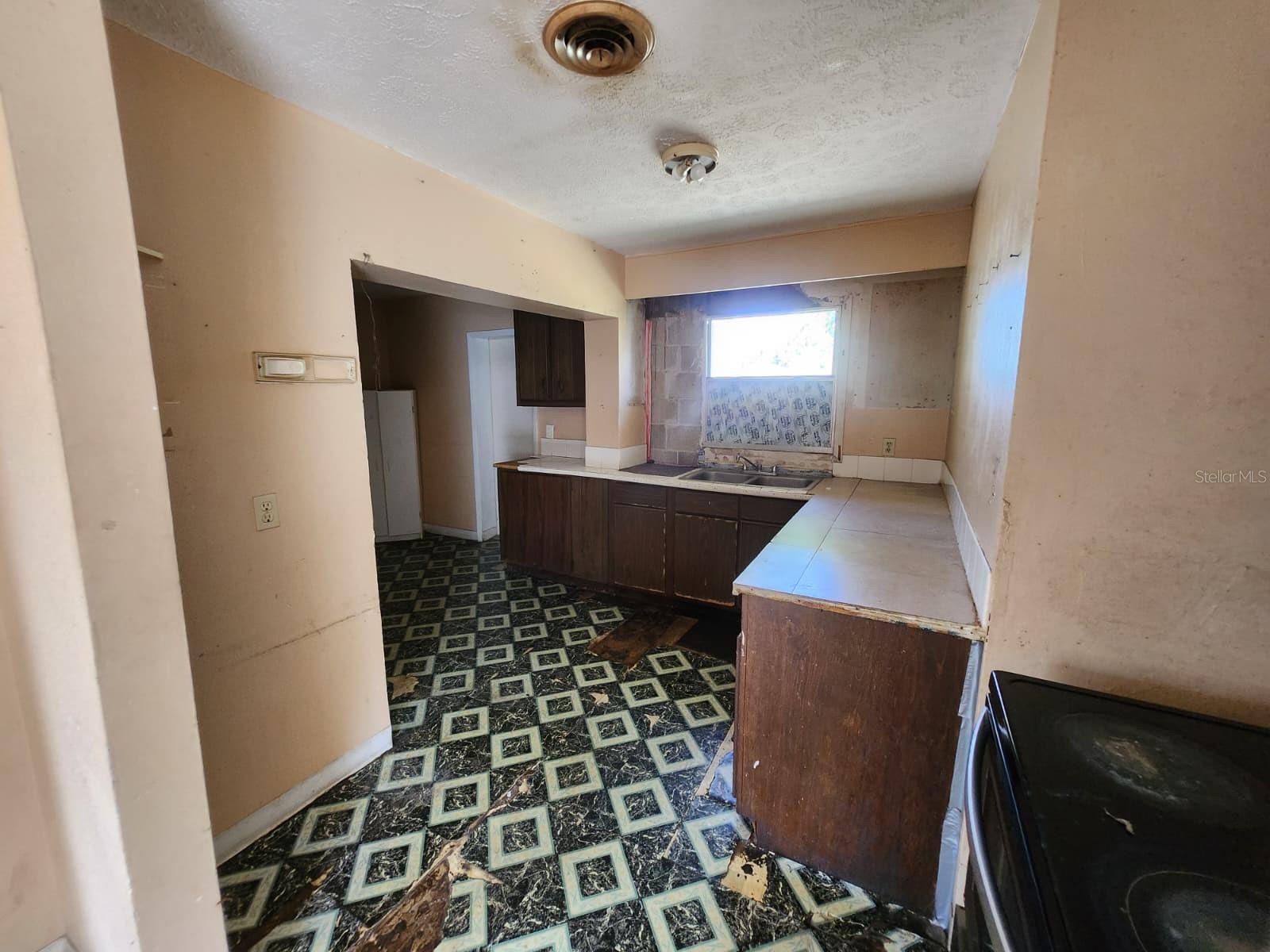 GOLDEN ISLE - Residential