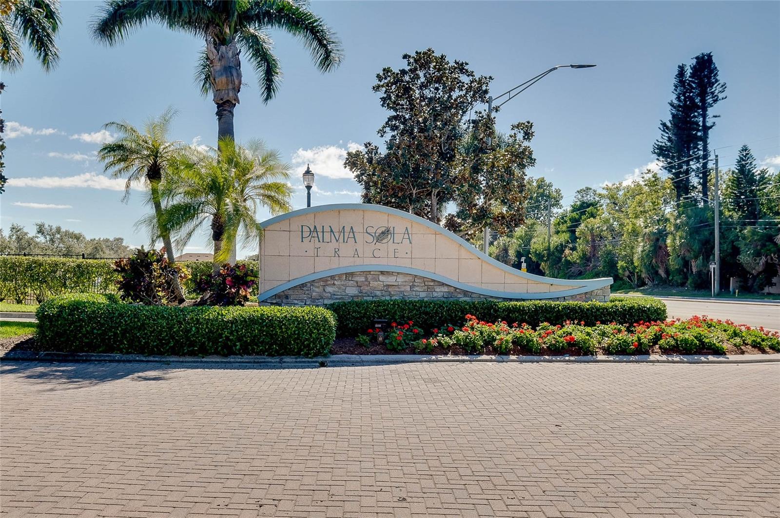 PALMA SOLA TRACE - Residential