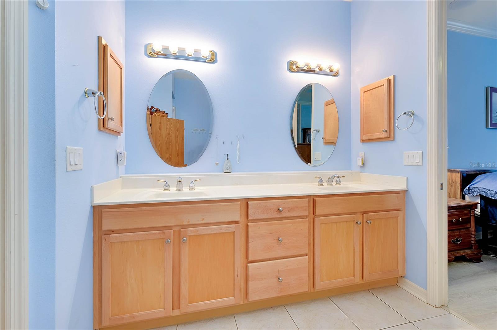 PALMA SOLA TRACE - Residential