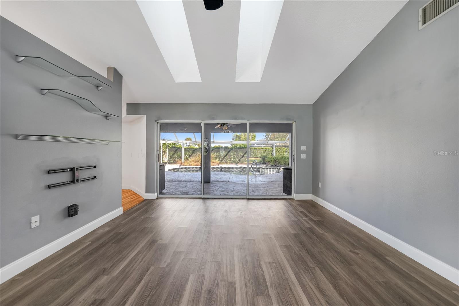 ROTONDA WEST BROADMOOR - Residential