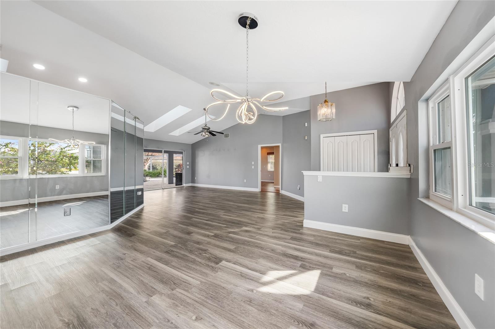 ROTONDA WEST BROADMOOR - Residential