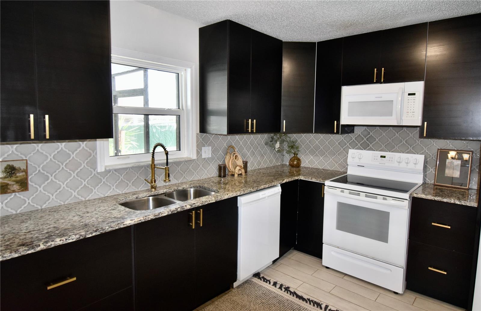 SEVEN SPGS HOMES - Residential