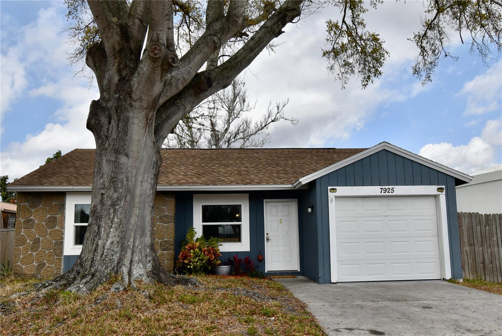 SEVEN SPGS HOMES - Residential