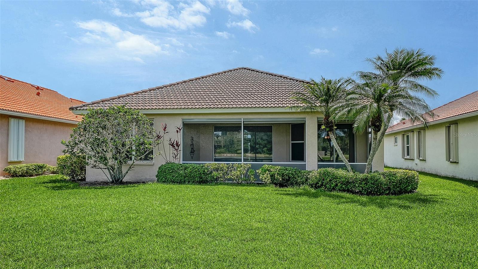 PELICAN POINTE GOLF & CC - Residential